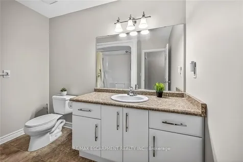 1041 Pine Street S Haldimand ON N1A 2N1