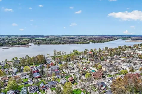 1041 Pine Street S Haldimand ON N1A 2N1