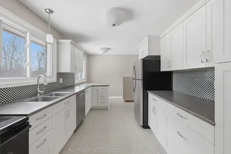 337 Avenue Road Kingston ON K7M 1C8