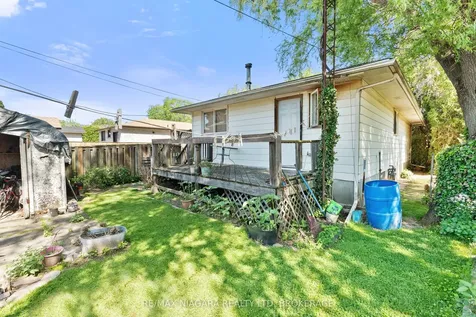 80 1/2 Melody Trail St. Catharines ON L2M 1C7