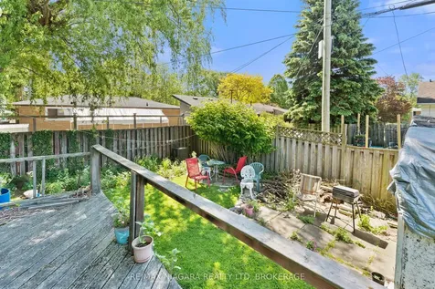 80 1/2 Melody Trail St. Catharines ON L2M 1C7
