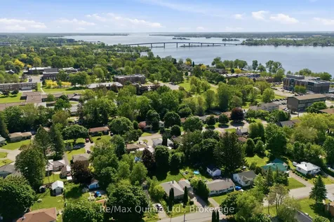 26 Applewood Drive Belleville ON K8P 4E2