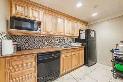 1000 Creekside Drive Hamilton ON L9H 7S6