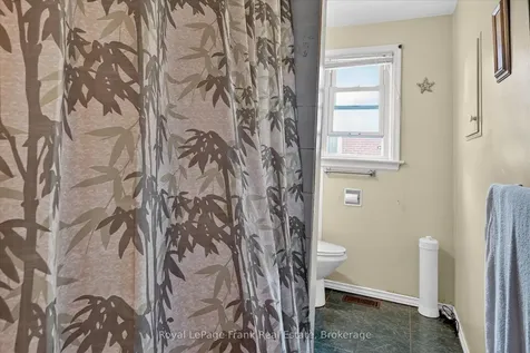 569 Steele Avenue Peterborough ON K9J 5A2