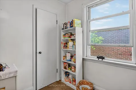 569 Steele Avenue Peterborough ON K9J 5A2