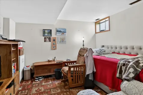 569 Steele Avenue Peterborough ON K9J 5A2