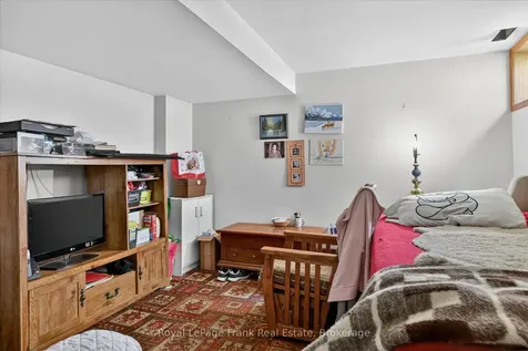569 Steele Avenue Peterborough ON K9J 5A2