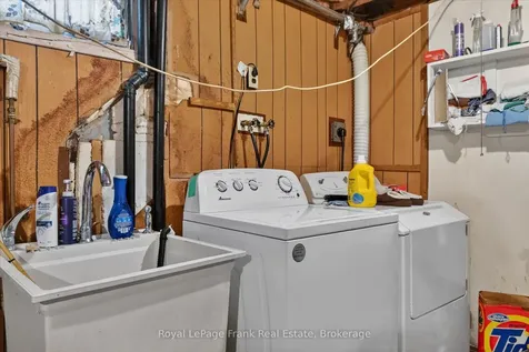 569 Steele Avenue Peterborough ON K9J 5A2
