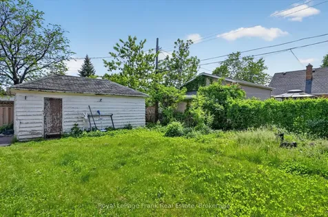 569 Steele Avenue Peterborough ON K9J 5A2