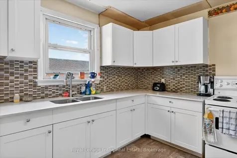 569 Steele Avenue Peterborough ON K9J 5A2