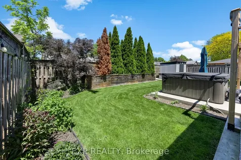 5 Dunraven Avenue St. Catharines ON L2M 6A6
