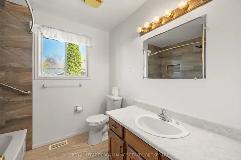 139 Dauphin Avenue Kingston ON K7K 6W3