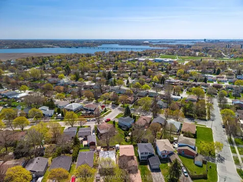 139 Dauphin Avenue Kingston ON K7K 6W3