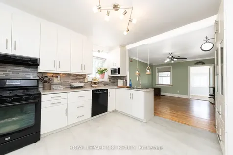 17 Huron Street Welland ON L3B 5J2