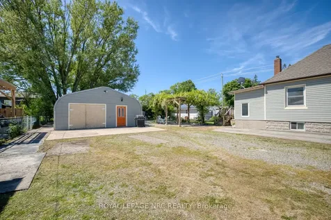 17 Huron Street Welland ON L3B 5J2