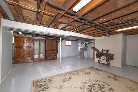 17 Huron Street Welland ON L3B 5J2