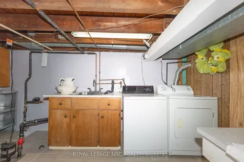 17 Huron Street Welland ON L3B 5J2