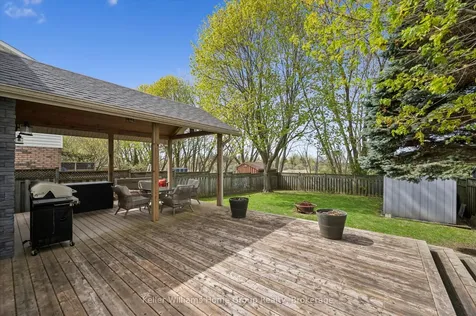 653 Holman Crescent Centre Wellington ON N1M 3M2