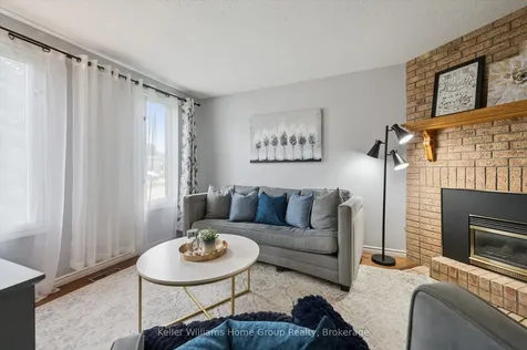 653 Holman Crescent Centre Wellington ON N1M 3M2