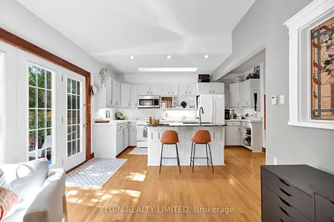 9 Farley Place St. Thomas ON N5R 3E6