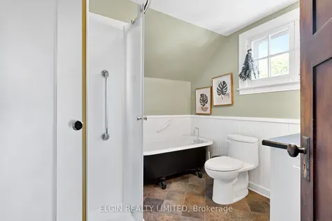9 Farley Place St. Thomas ON N5R 3E6
