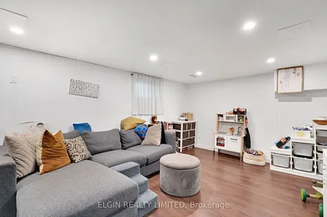 9 Farley Place St. Thomas ON N5R 3E6