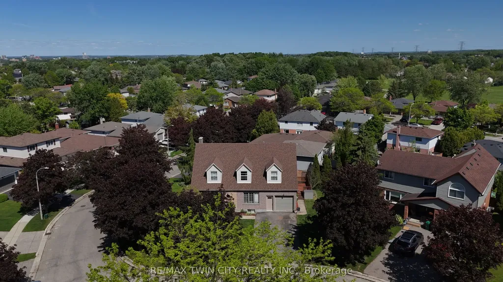 31 Windermere Court Kitchener ON N2N 2W3