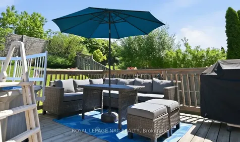 54 Merritt Crescent Grimsby ON L3M 5B7