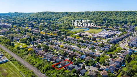 54 Merritt Crescent Grimsby ON L3M 5B7