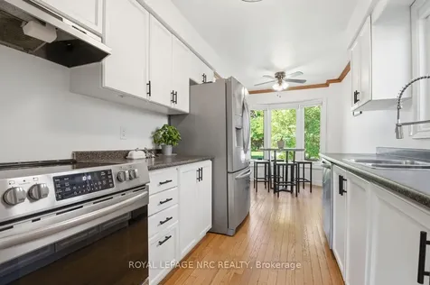 54 Merritt Crescent Grimsby ON L3M 5B7