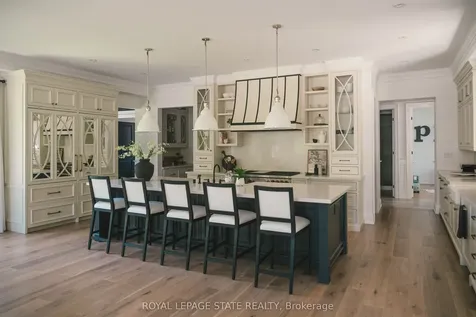 147 Beverly Court Hamilton ON L9G 1B9