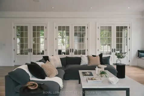 147 Beverly Court Hamilton ON L9G 1B9