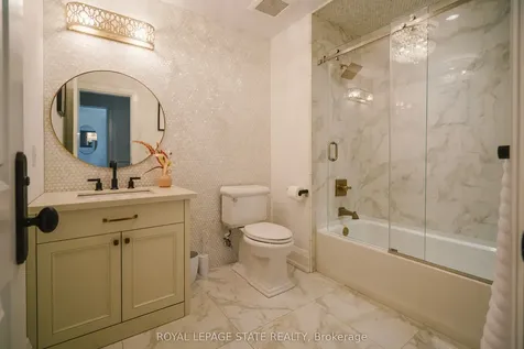 147 Beverly Court Hamilton ON L9G 1B9
