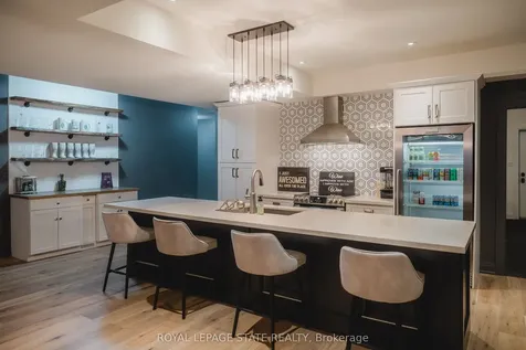 147 Beverly Court Hamilton ON L9G 1B9