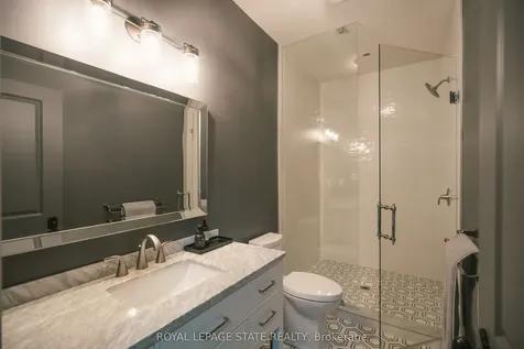 147 Beverly Court Hamilton ON L9G 1B9