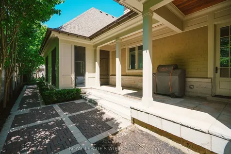 147 Beverly Court Hamilton ON L9G 1B9