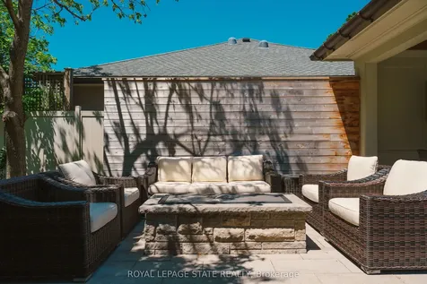 147 Beverly Court Hamilton ON L9G 1B9