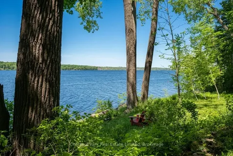 12154 Loyalist Parkway Prince Edward County ON K0K 2T0