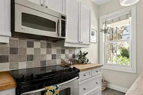 394 Bay Street N Hamilton ON L8L 1N1