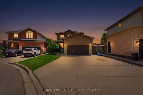 40 Lanza Court Hamilton ON L8T 5A8