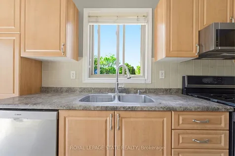 40 Lanza Court Hamilton ON L8T 5A8