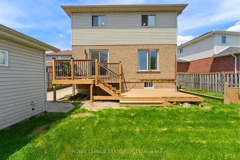 40 Lanza Court Hamilton ON L8T 5A8