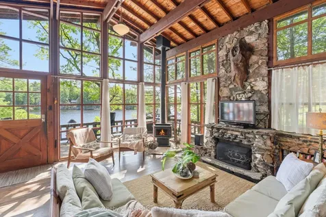 1055 Thanksgiving Rock Way Gravenhurst ON P0E 1G0