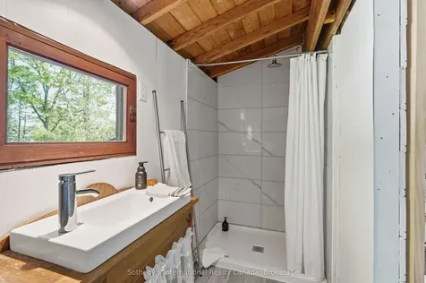 1055 Thanksgiving Rock Way Gravenhurst ON P0E 1G0