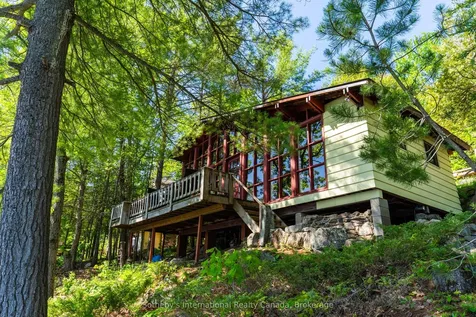 1055 Thanksgiving Rock Way Gravenhurst ON P0E 1G0