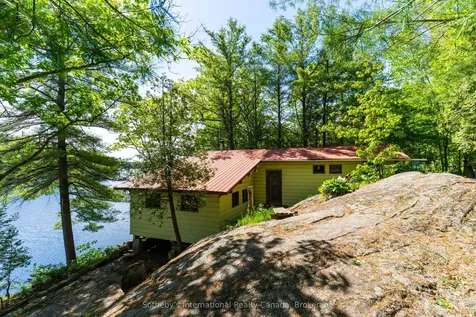 1055 Thanksgiving Rock Way Gravenhurst ON P0E 1G0