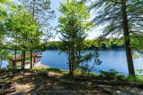 1055 Thanksgiving Rock Way Gravenhurst ON P0E 1G0