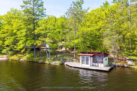1055 Thanksgiving Rock Way Gravenhurst ON P0E 1G0