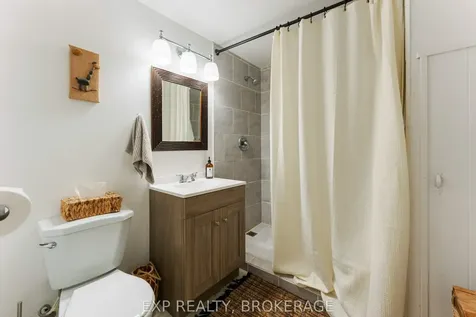 814 Camberley Crescent Kingston ON K7M 4C4