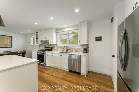 814 Camberley Crescent Kingston ON K7M 4C4